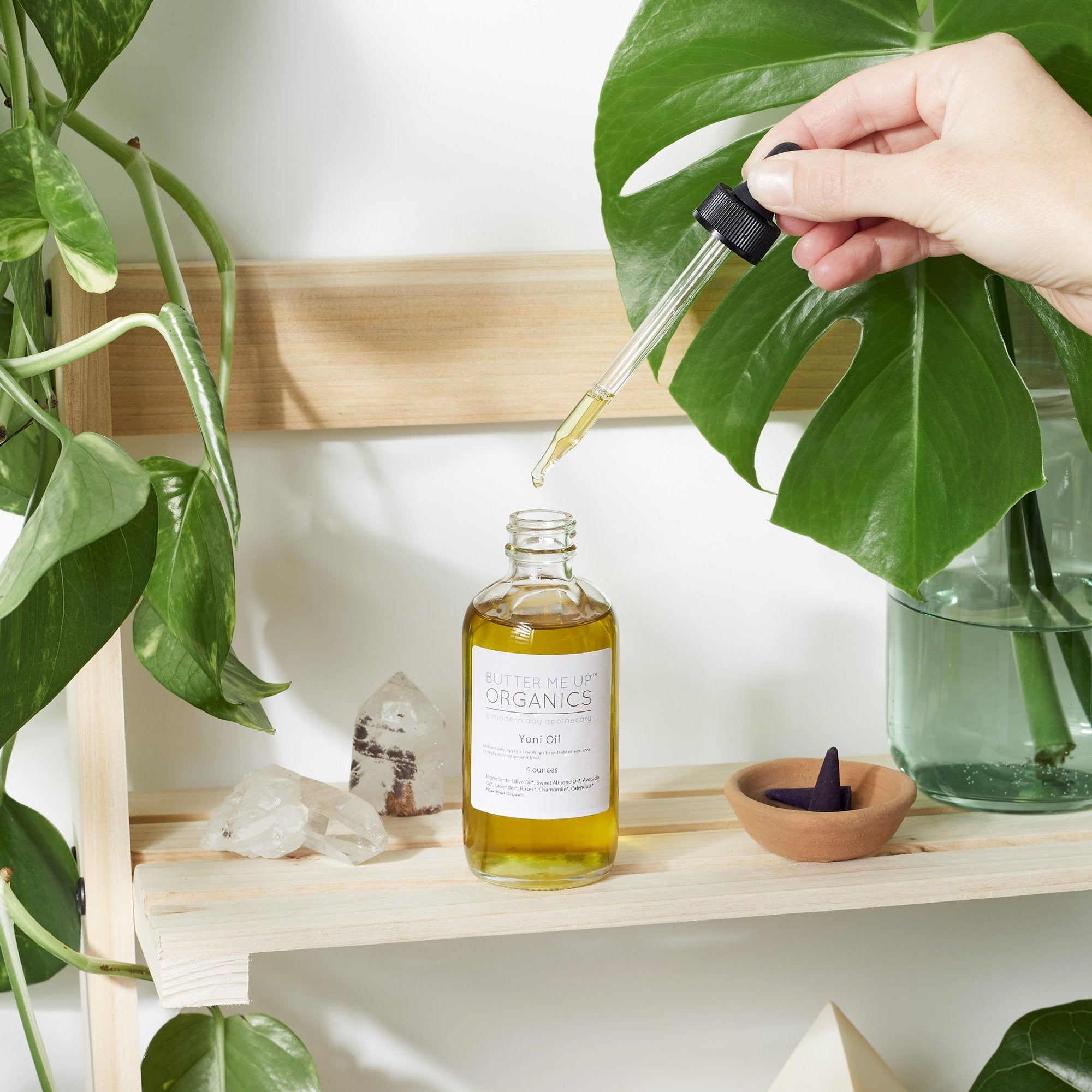 Organic Yoni Oil | Feminine Care | Women's Health | Yoni_detail front